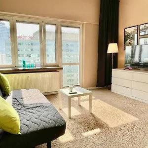 Aircondition 2, 2xmetro Wifi 50'tv Netflix Hbo Appletv , Warszawa Polska