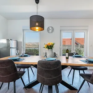 Delux Eva , Trogir Chorwacja